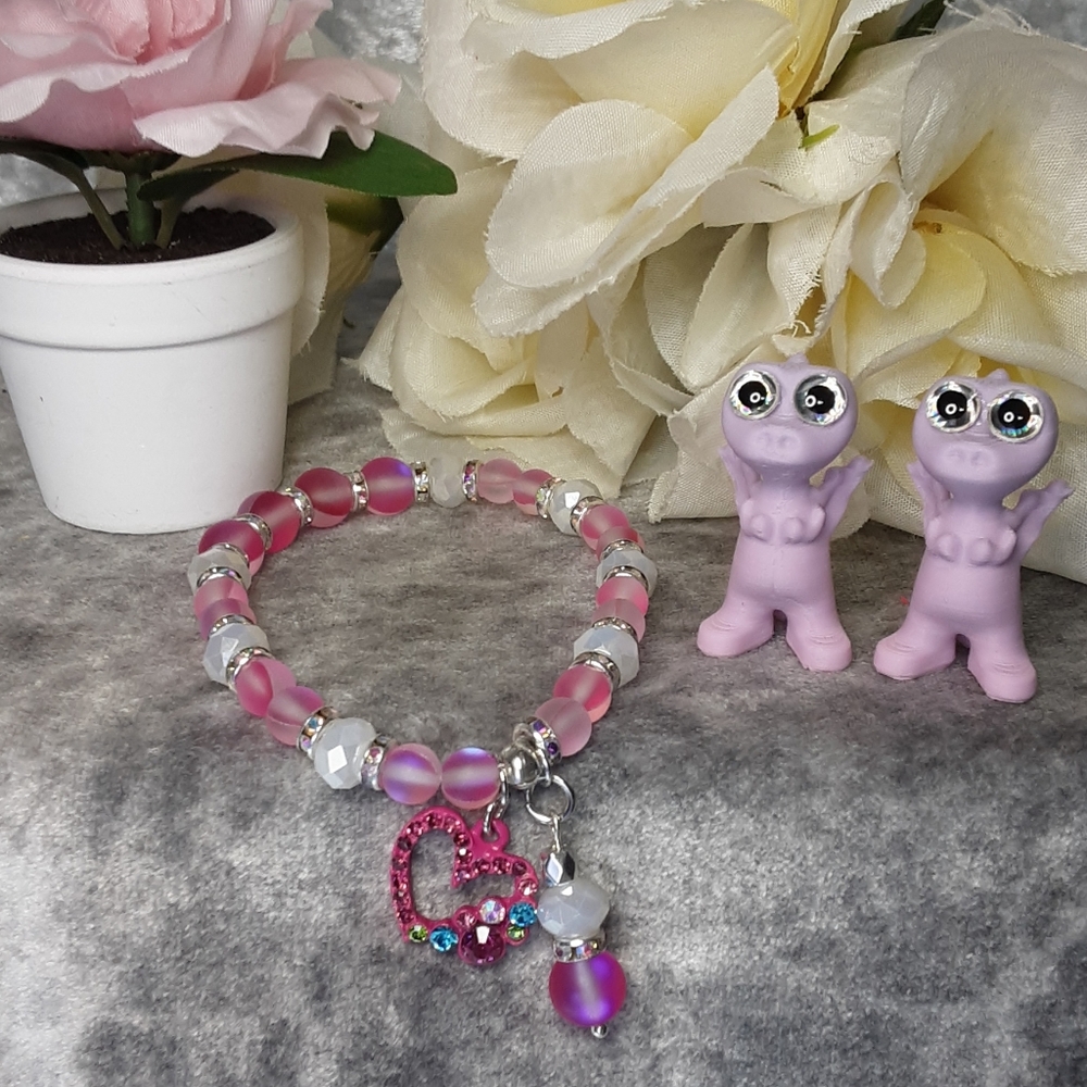Handmade Glass Beaded Pink Bracelet 9" unstretched
